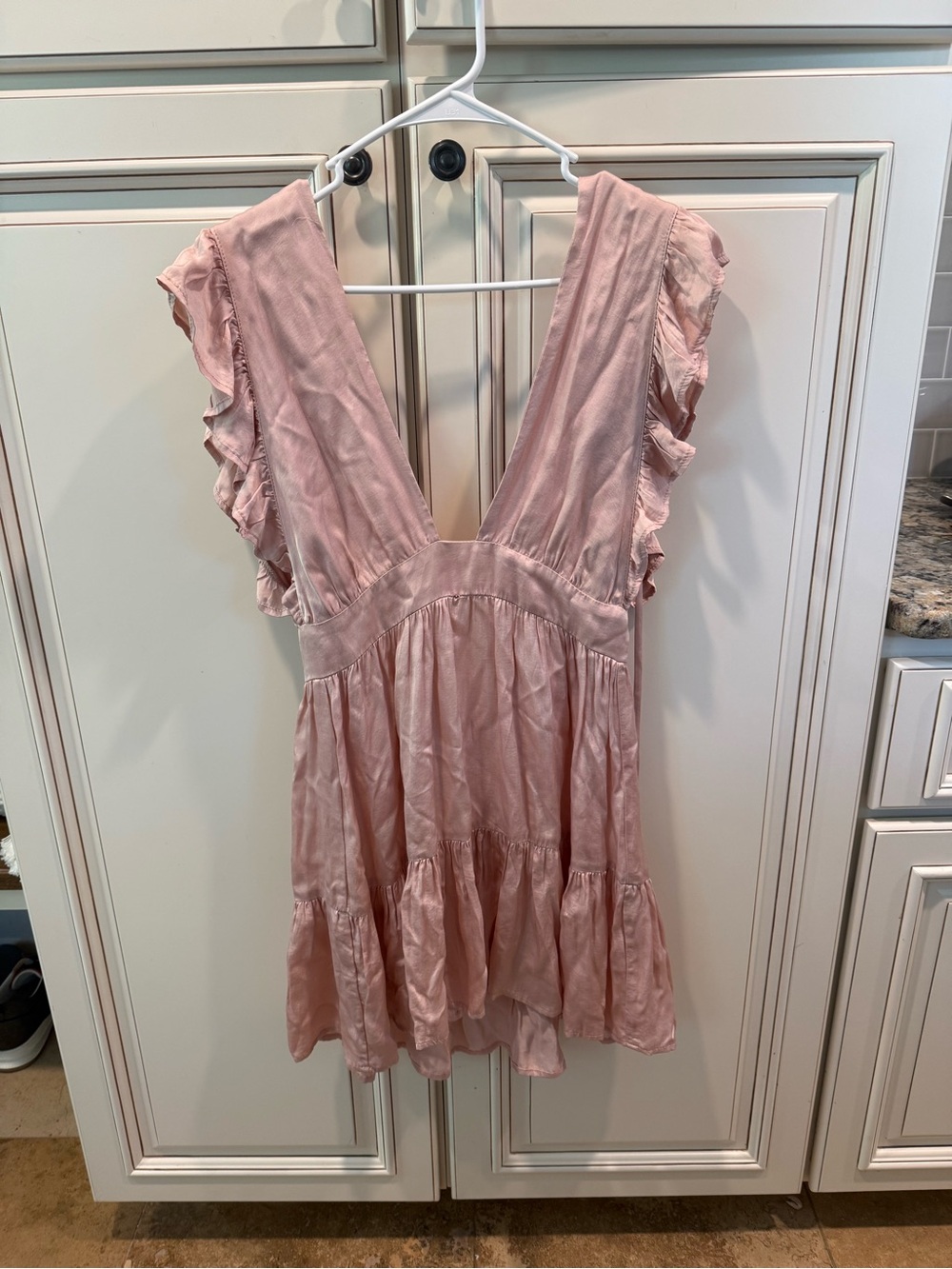 Blush Pink Ruffle V-NeckStillwater brand xs Jessie mini dress